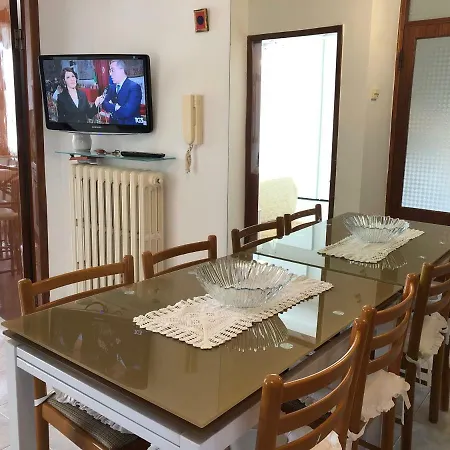 In Casa Indipendente A 2 Km Dal Mare. * Порто-Сант'Эльпидио