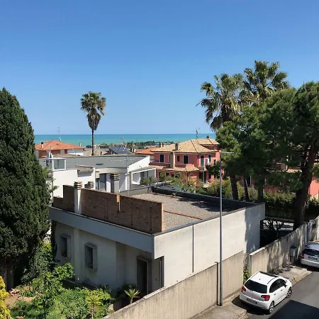 Apartment In Casa Indipendente A 2 Km Dal Mare.