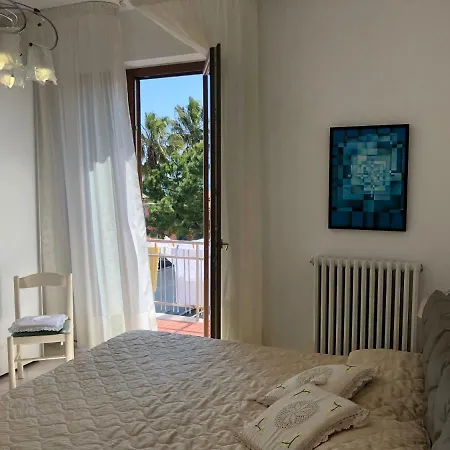 In Casa Indipendente A 2 Km Dal Mare. Apartment *